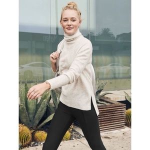 Athleta Transit Merino Wool Turtleneck Sweater Heather Cream Grey Small